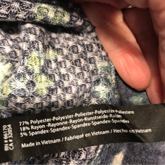 Urban outfitters Out From Under Blue Floral Long Sleeve Waffle Knit Crop… - Picture 9 of 10